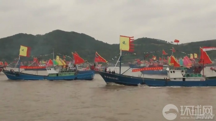 "Hạm đội tàu cá" Trung Quốc ồ ạt kéo ra biển Hoa Đông